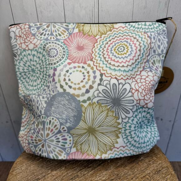 Makeup Bag Flowers Bag Artist Pouch White Gray Pink Flowers NEW FAST SHIP - Picture 2 of 6